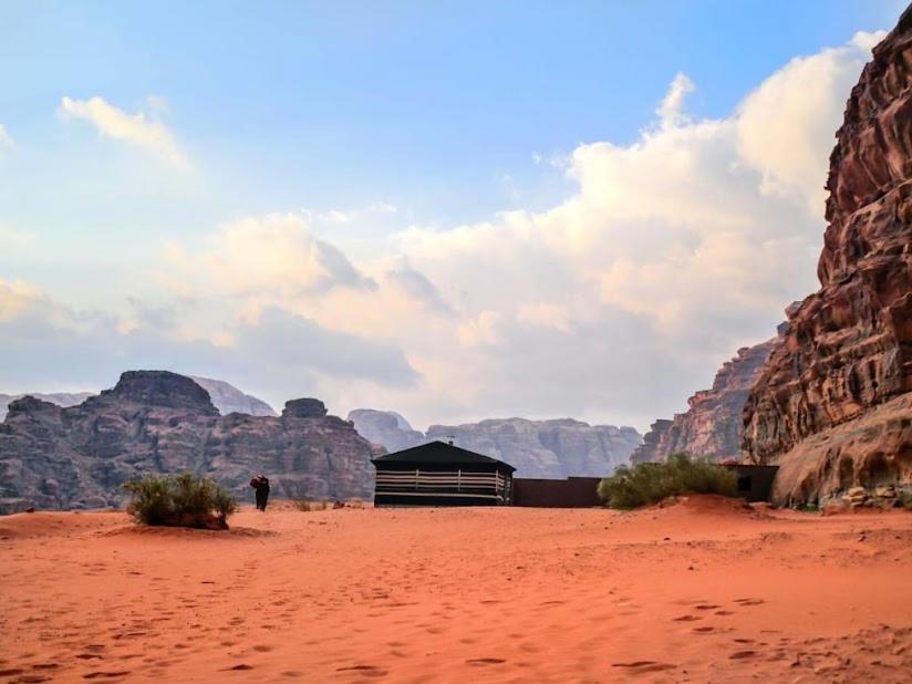 Bubble Tent & Luxury Camp Hotel Wadi Rum Exterior foto